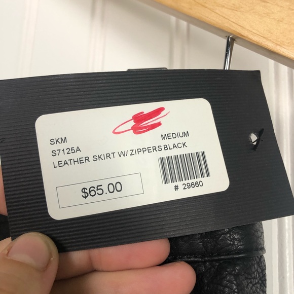 ASOS Signature 8 Leather Zipper Skirt - Picture 3 of 5